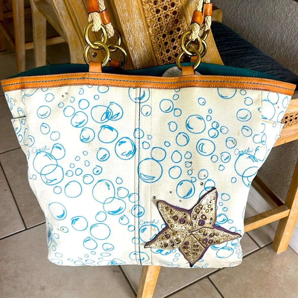 RARE COACH large Resort BUBBLE FISH CORAL LARGE CANVAS TOTE - Picture 2 of 10